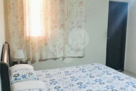 Sobrado à venda com 3 quartos, sendo 1 suíte, em Jardim Casa Branca, Suzano, SP