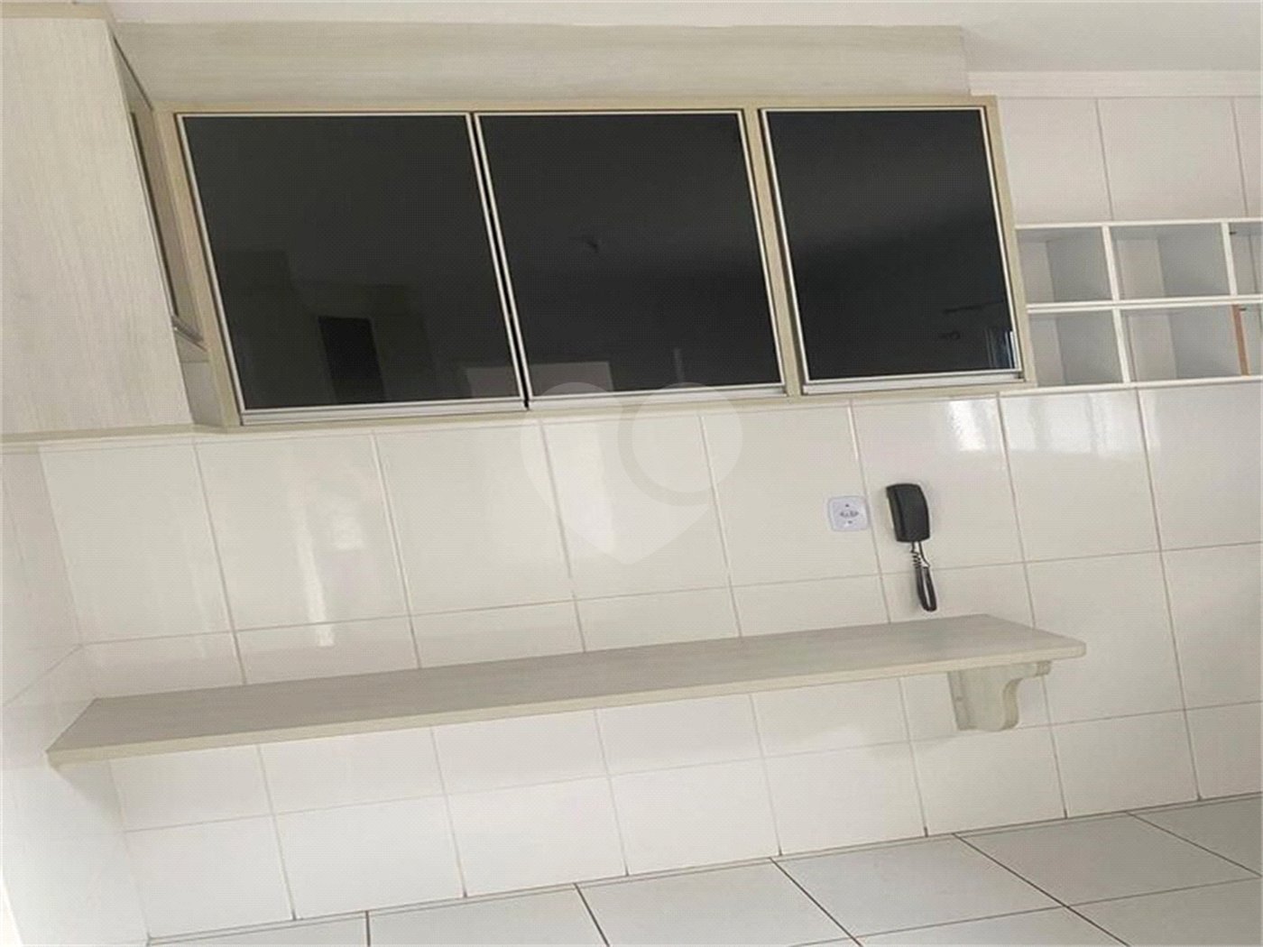 Casa à venda com 3 quartos, sendo 1 suíte, no condomínio Portal das Acacias, Indaiatuba - SP