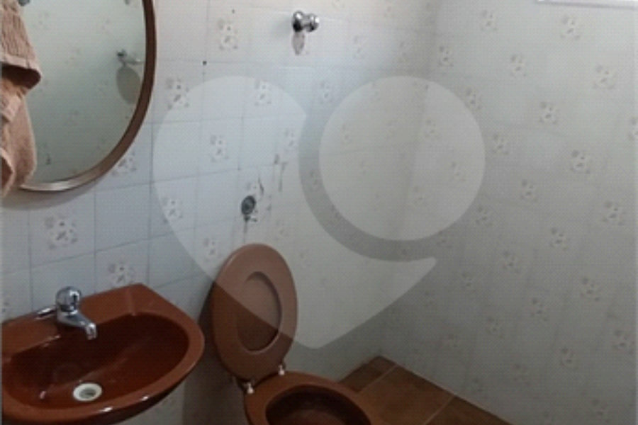 Casa à venda com 3 quartos, sendo 1 suíte, em Vila Scarpelli, Santo André, SP