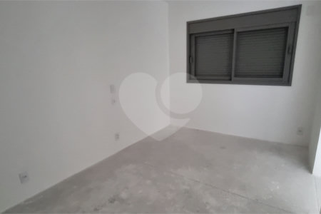 Apartamento à venda com 3 suítes em Moema, São Paulo, SP