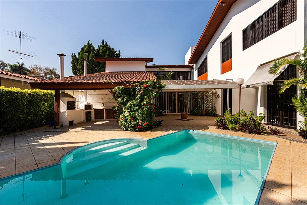 Casa à venda com 6 quartos, sendo 4 suítes, em Butantã, São Paulo, SP