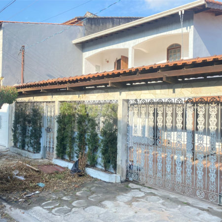 Sobrado à venda com 4 quartos, sendo 1 suíte, em Jardim Medina, Poá, SP