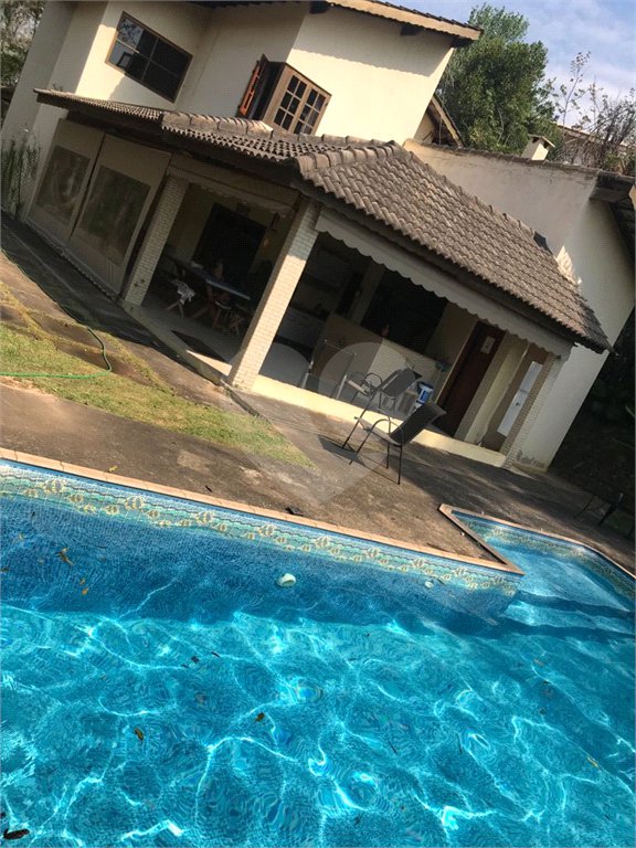 Sobrado à venda com 4 quartos, sendo 2 suítes, em Serra da Cantareira, Mairiporã, SP
