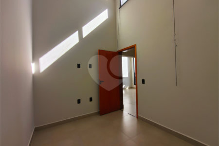 Casa à venda com 3 quartos, sendo 1 suíte, no condomínio Horto Florestal Villagio, Sorocaba - SP