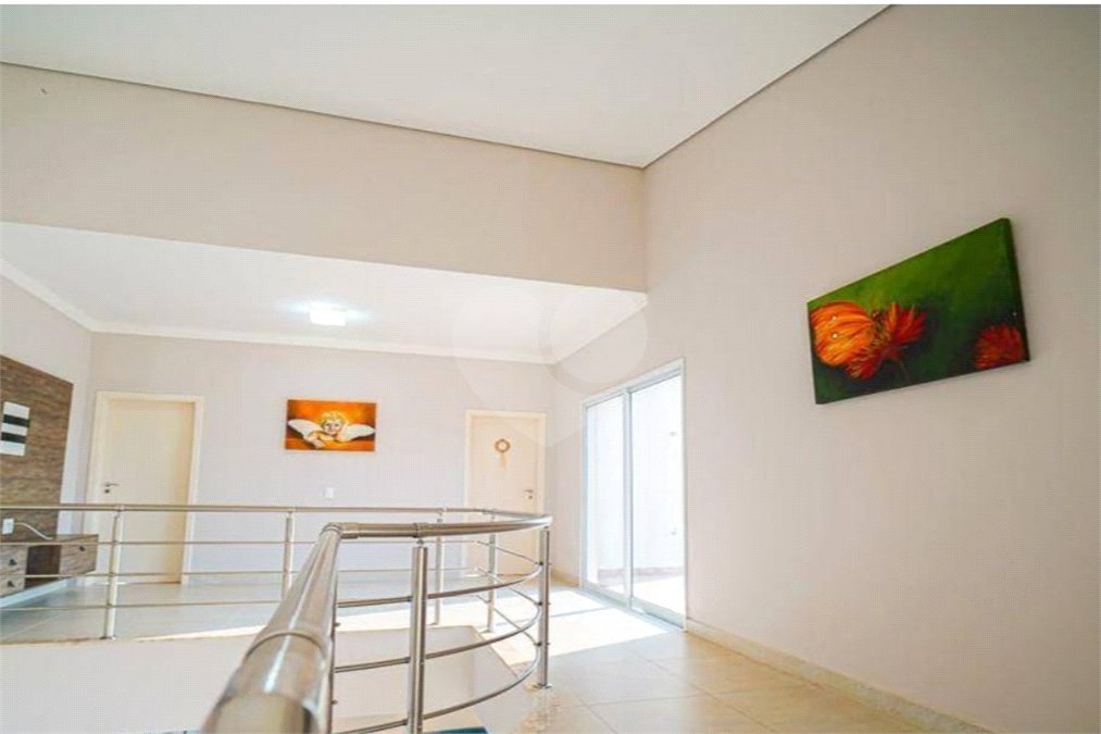Casa à venda com 4 quartos, sendo 2 suítes, no condomínio Residencial Jardim Primavera, Louveira - SP