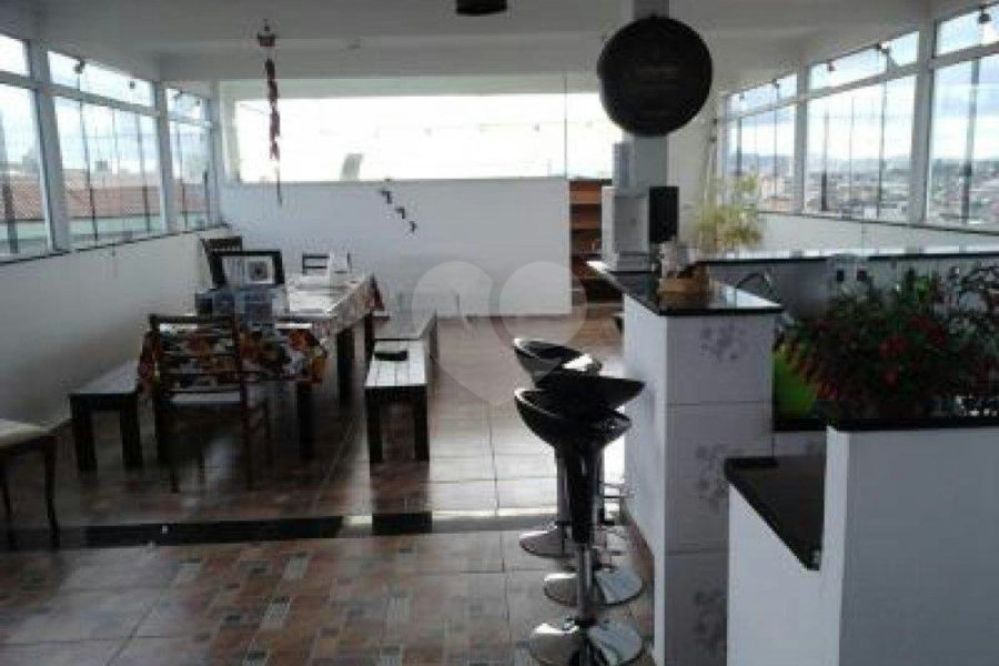 Sobrado à venda com 4 quartos, sendo 2 suítes, em Penha, São Paulo, SP