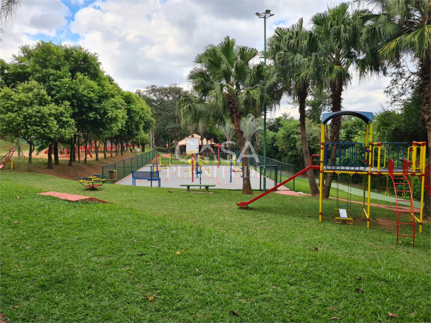 Casa em condomínio à venda com 4 quartos, sendo 3 suítes,  em Granja Olga II, Sorocaba, SP