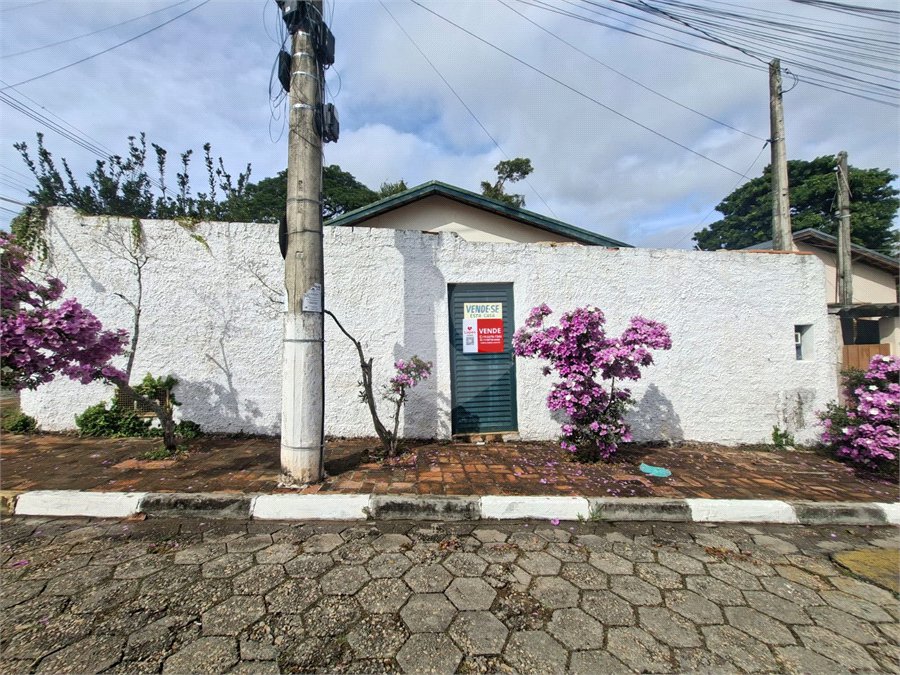 Casa à venda com 2 quartos no Centro, Alambari, SP