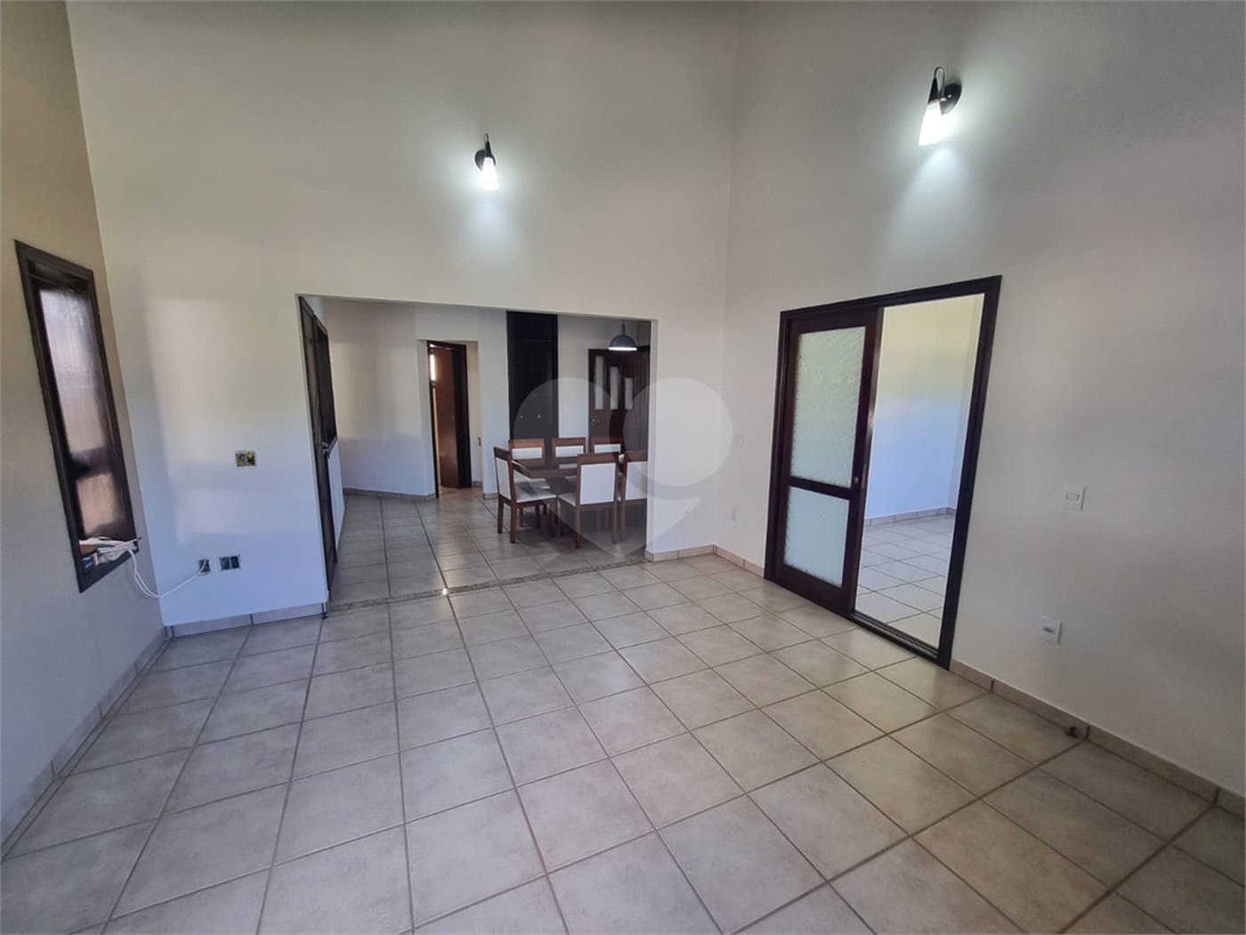 Casa à venda ou para alugar com 3 quartos, sendo 1 suíte, no condomínio Terras de Vinhedo, Vinhedo - SP