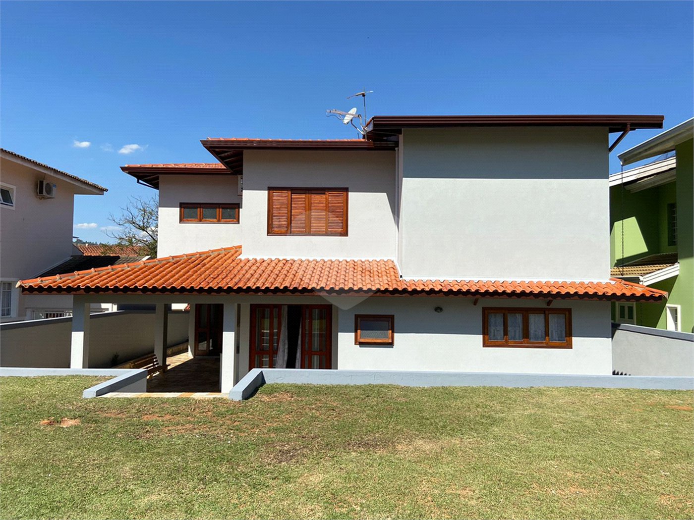 Casa à venda com 3 suítes no condomínio Villaggio Capriccio, Louveira - SP