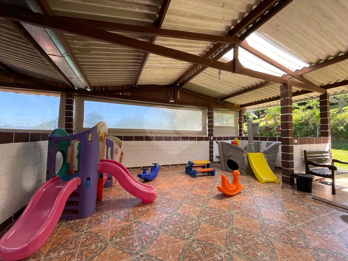 Chácara à venda com 3 quartos, sendo 1 suíte, em Chácaras Copaco, Arujá, SP