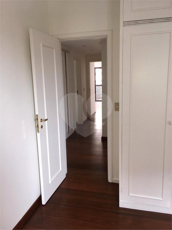 Apartamento à venda com 4 quartos, sendo 2 suítes,  em Vila Andrade, São Paulo, SP