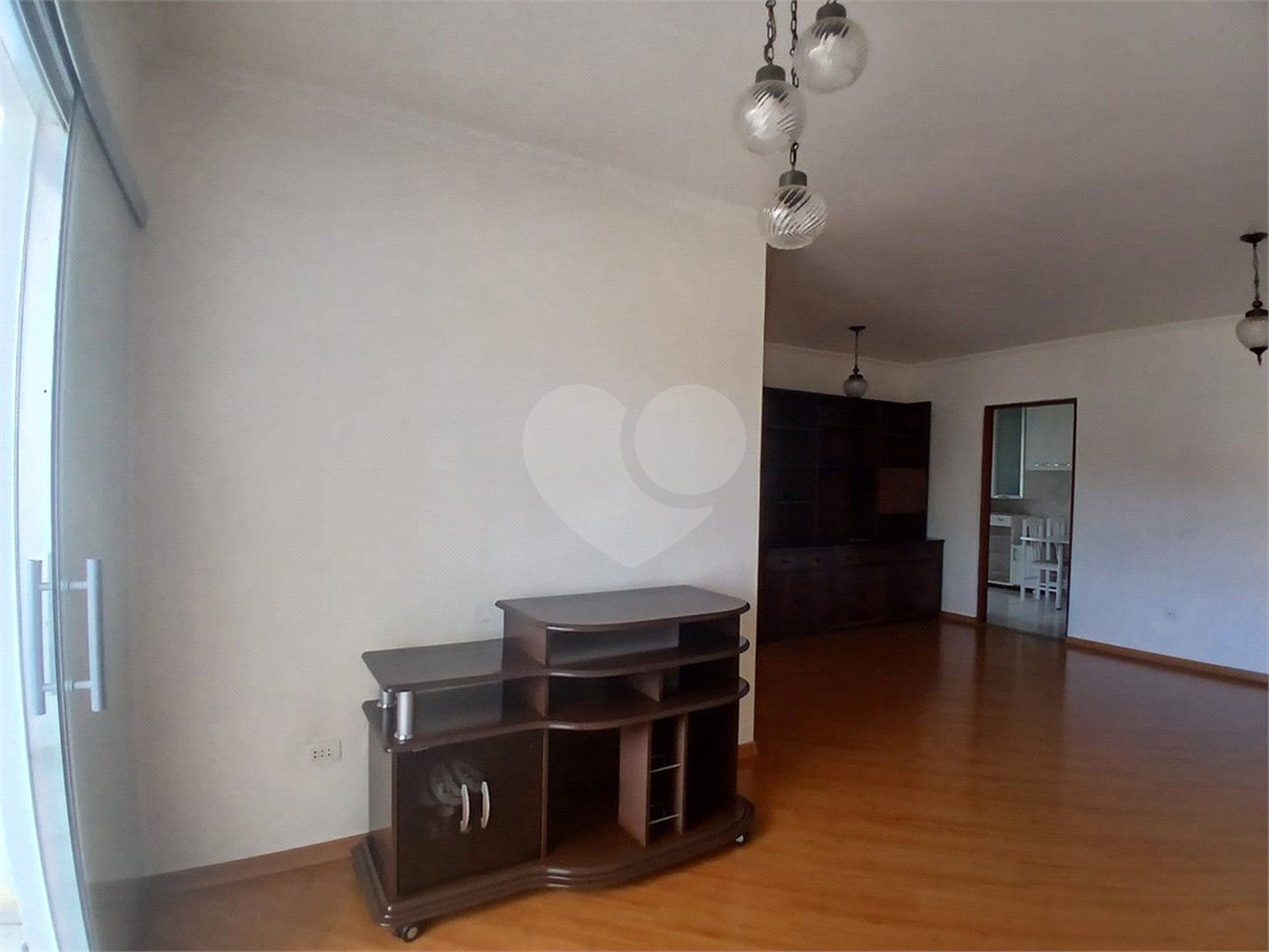Apartamento à venda ou para alugar com 3 quartos, sendo 1 suíte,  em Jardim Flórida, São Roque, SP