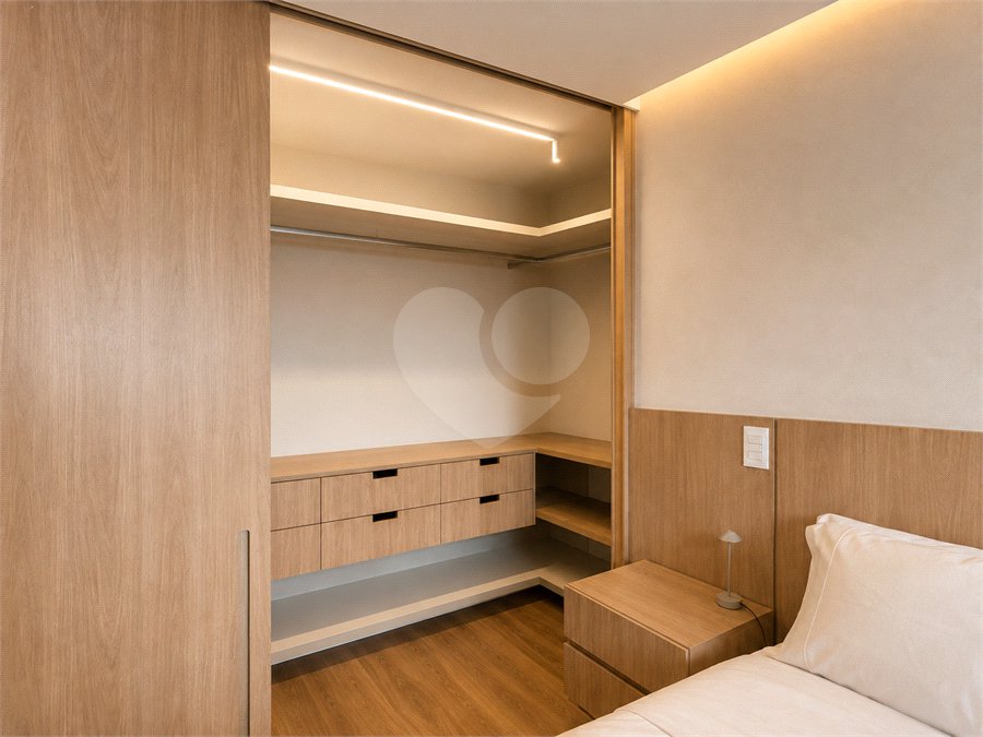 Apartamento à venda com 1 suíte em Santo Amaro, São Paulo, SP