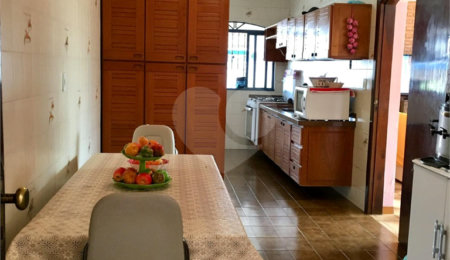 Casa à venda com 4 quartos, sendo 1 suíte, no Centro, Piracaia, SP