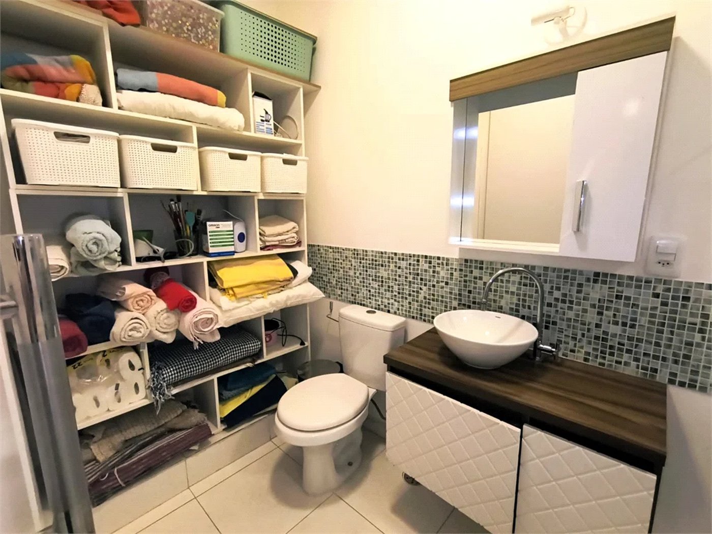 Sobrado à venda com 4 quartos, sendo 2 suítes, em Vila Morse, São Paulo, SP