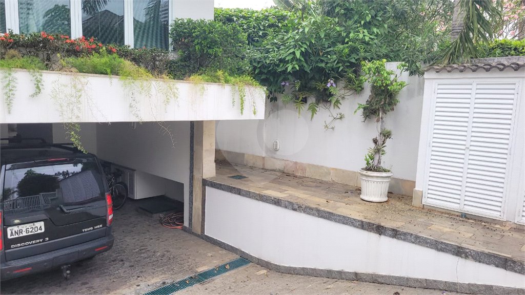 Casa à venda com 4 quartos, sendo 2 suítes, no condomínio Crystal Lake, Rio de Janeiro - RJ