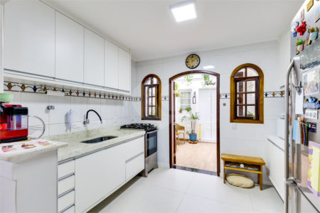 Casa à venda com 3 quartos, sendo 1 suíte,  no condomínio Village Bahamas, São Paulo - SP