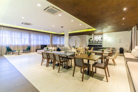 Apartamento à venda com 4 quartos, sendo 3 suítes, em Vila Gumercindo, São Paulo, SP