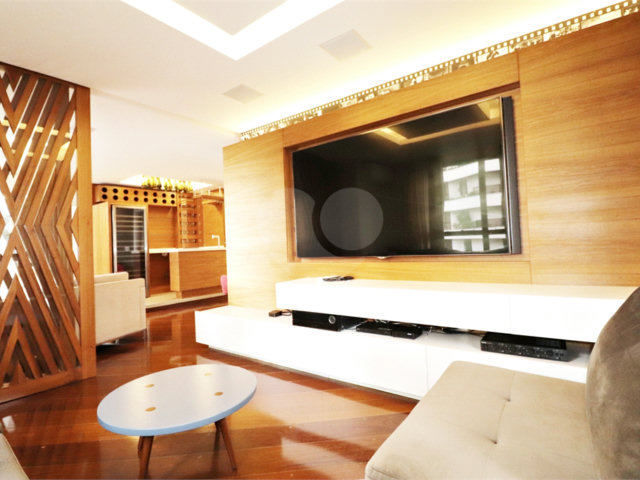Apartamento à venda com 5 quartos, sendo 2 suítes, em Santana, São Paulo, SP