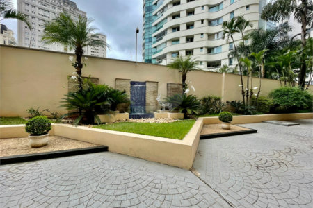 Apartamento à venda com 3 quartos, sendo 1 suíte, em Itaim Bibi, São Paulo, SP