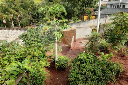 Casa à venda com 3 quartos, sendo 1 suíte, em Vila Santa Helena, Atibaia, SP