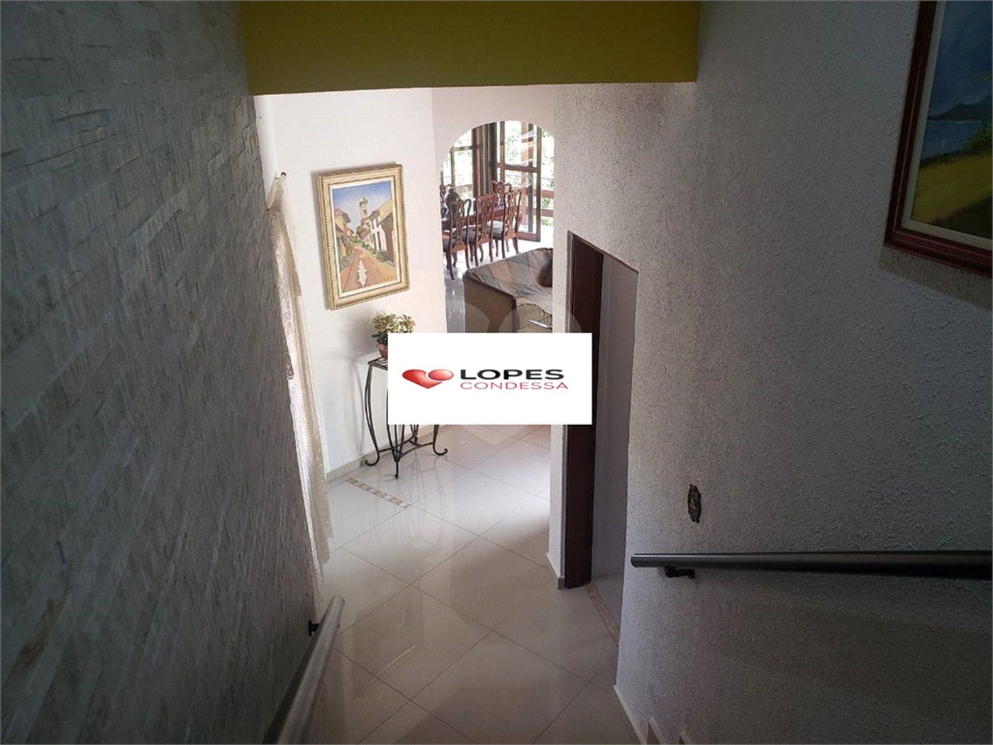 Casa à venda com 4 quartos, sendo 2 suítes, no condomínio Alpes da Cantareira, Mairiporã - SP