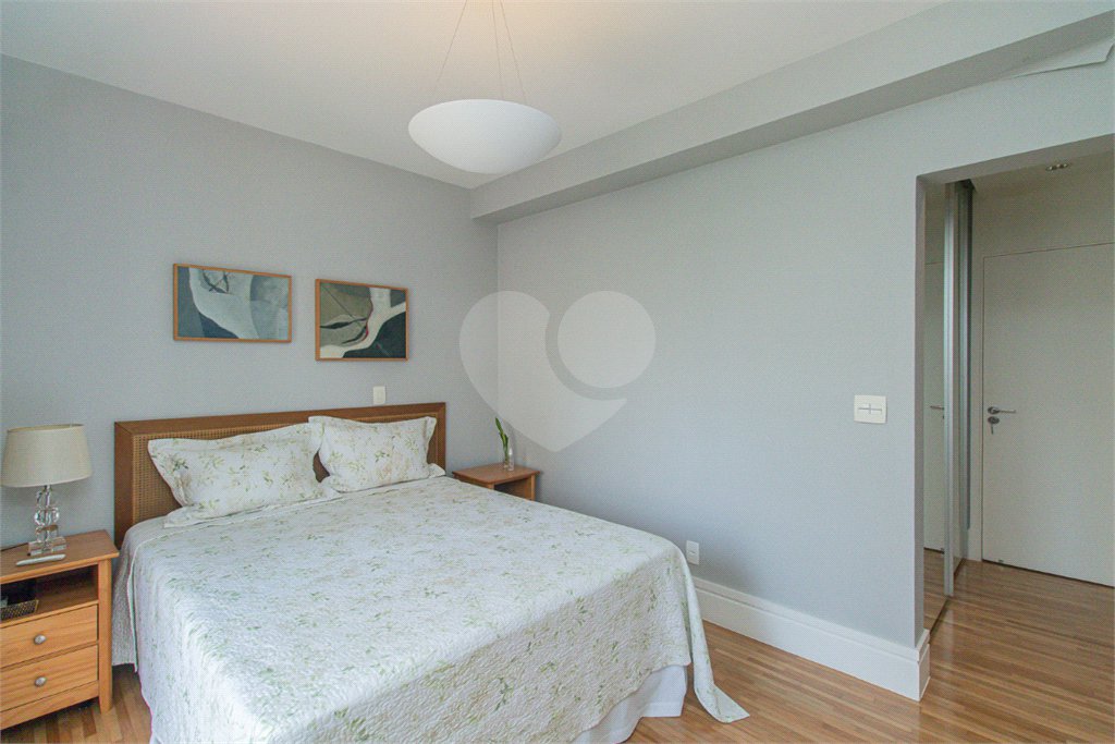 Apartamento à venda com 3 quartos, sendo 2 suítes, em Vila Nova Conceição, São Paulo, SP