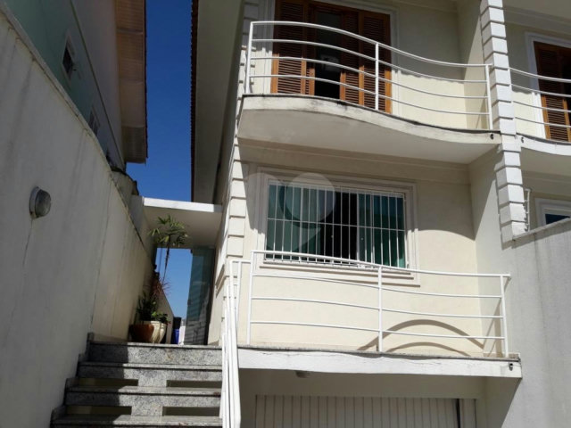 Sobrado à venda com 3 suítes em Vila Irmãos Arnoni, São Paulo, SP