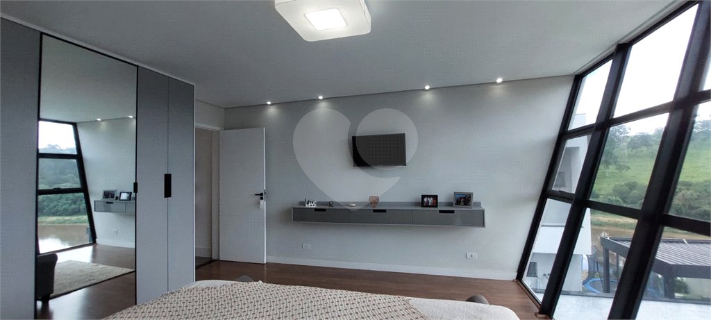 Casa à venda ou para alugar com 4 suítes no condomínio Figueira Garden, Atibaia - SP