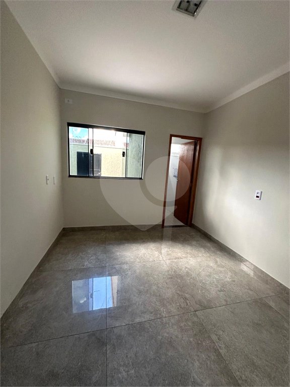 Casa à venda com 4 quartos, sendo 2 suítes, em Residencial Ponta Porã I, Ponta Porã, MS