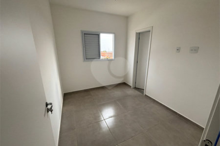 Apartamento á venda na região do Vila Prado.