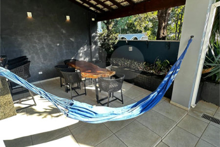 Casa à venda com 3 suítes no condomínio Belvedere II, Votorantim - SP