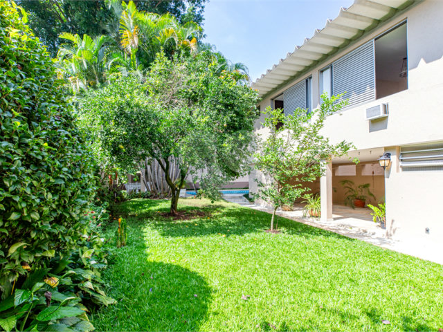 Casa de Vila à venda com 3 quartos, sendo 1 suíte,  em Alto da Boa Vista, São Paulo, SP