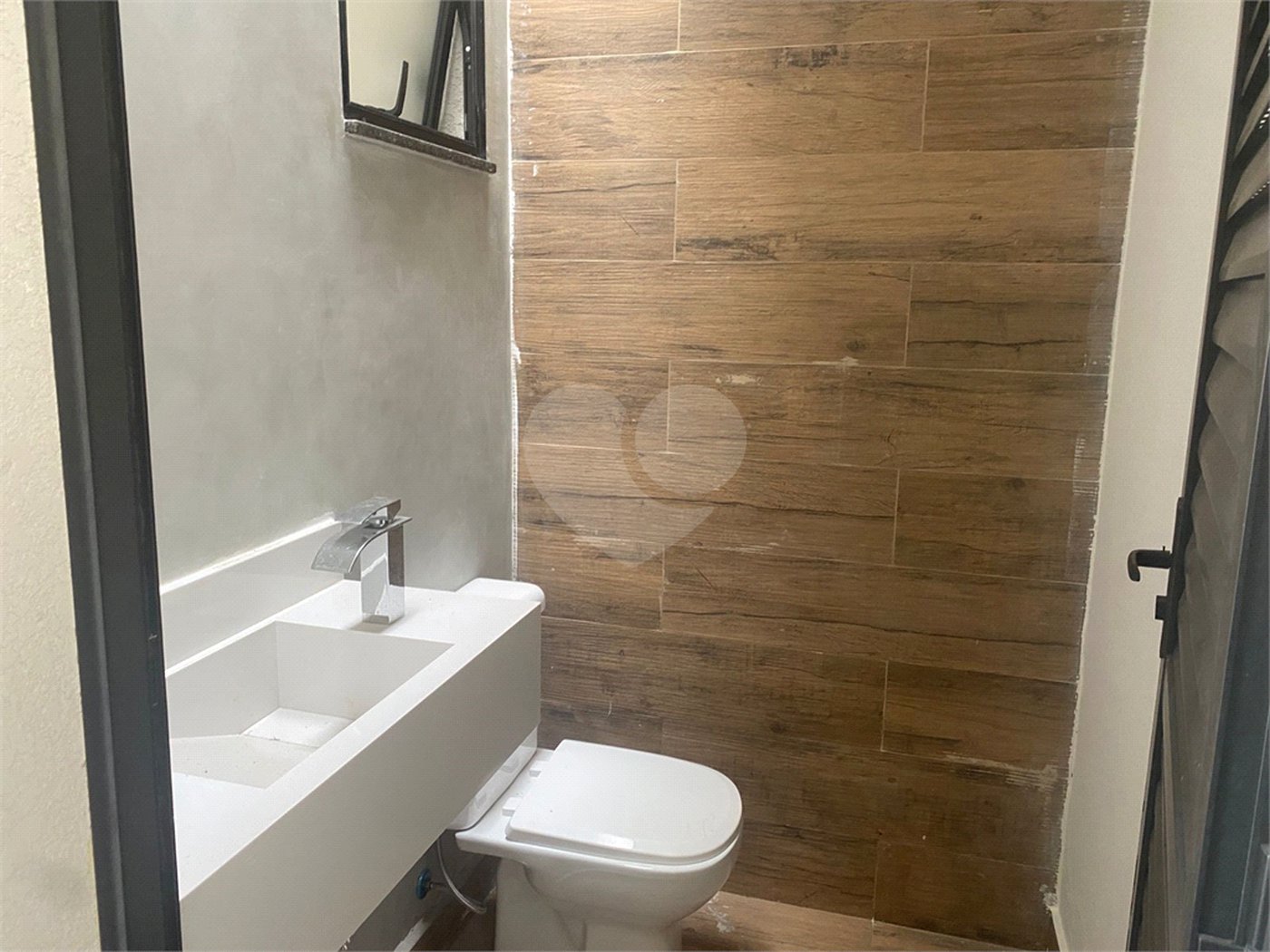 Casa à venda com 3 suítes no condomínio Condomíno Helena Maria, Sorocaba - SP