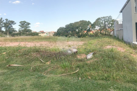Terreno à venda em Fazenda Santana, Valinhos, SP