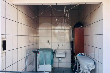 Sobrado à venda com 5 suítes em Vila Cordeiro, São Paulo, SP