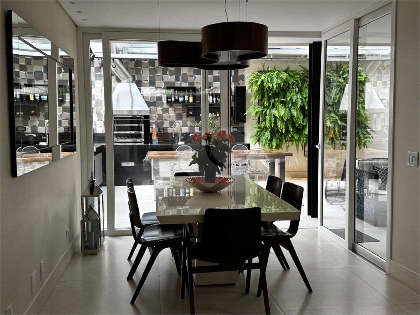 Casa à venda com 4 quartos, sendo 3 suítes, no condomínio Tao, São Paulo - SP