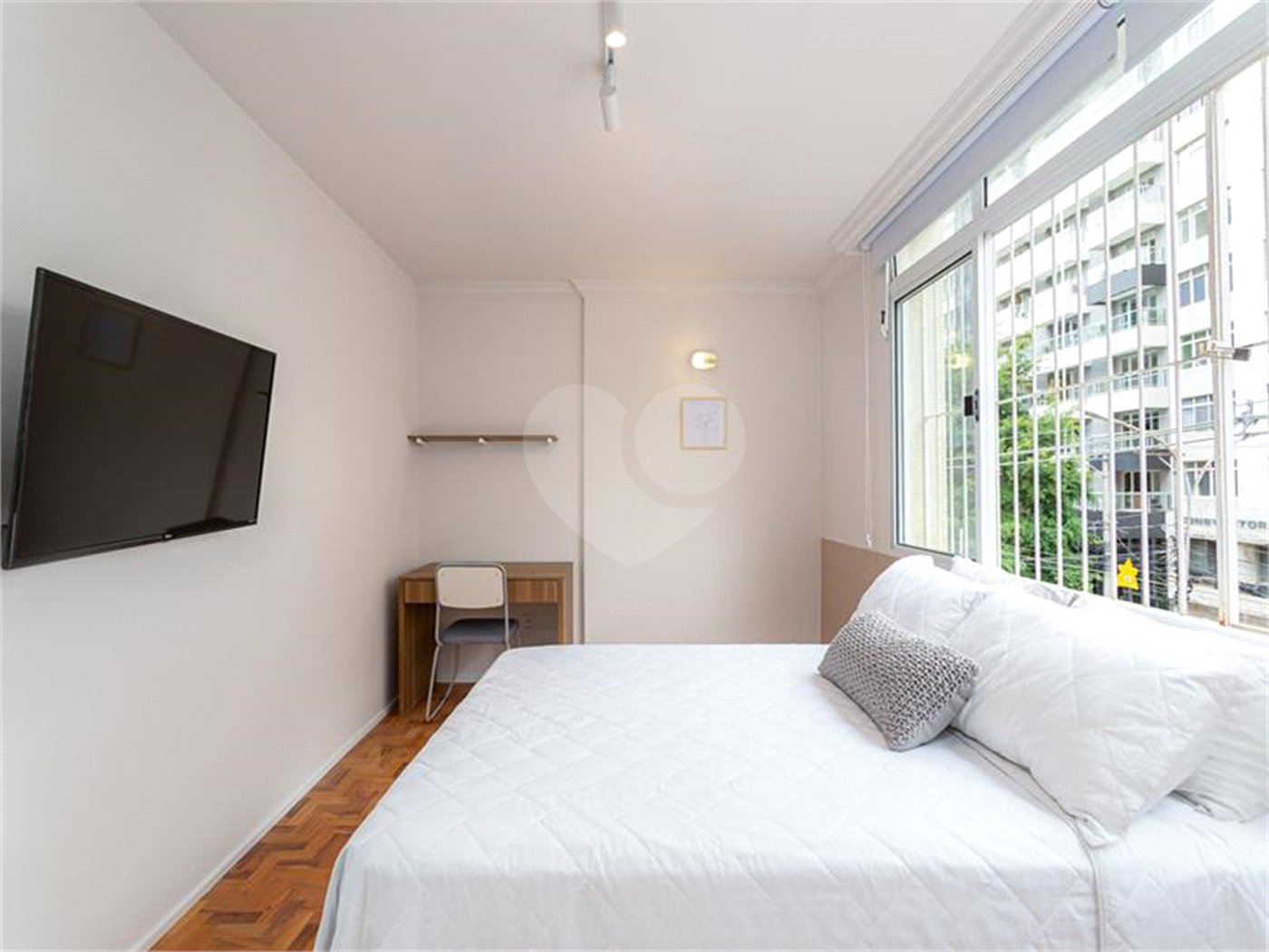 Apartamento à venda com 4 quartos, sendo 2 suítes, em Pinheiros, São Paulo, SP