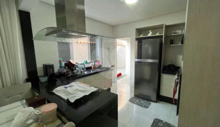 Sobrado à venda com 3 quartos, sendo 1 suíte,  em Vila Nova Cintra, Mogi das Cruzes, SP