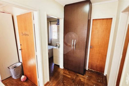 Casa à venda com 4 quartos, sendo 2 suítes, em Jardim Meny, São Roque, SP
