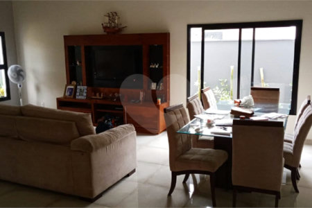 Casa à venda com 3 suítes no condomínio Chácara Ondina, Sorocaba - SP
