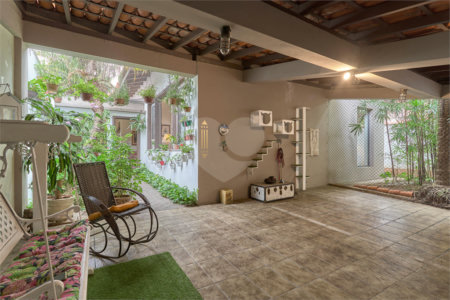 Casa à venda com 4 suítes em Granja Julieta, São Paulo, SP