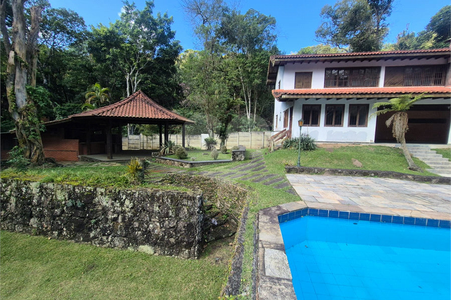 Casa à venda ou para alugar com 4 suítes no condomínio Parque Imperial da Cantareira, Mairiporã - SP