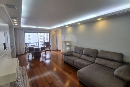 Apartamento à venda com 3 quartos, sendo 1 suíte,  em Indianópolis, São Paulo, SP