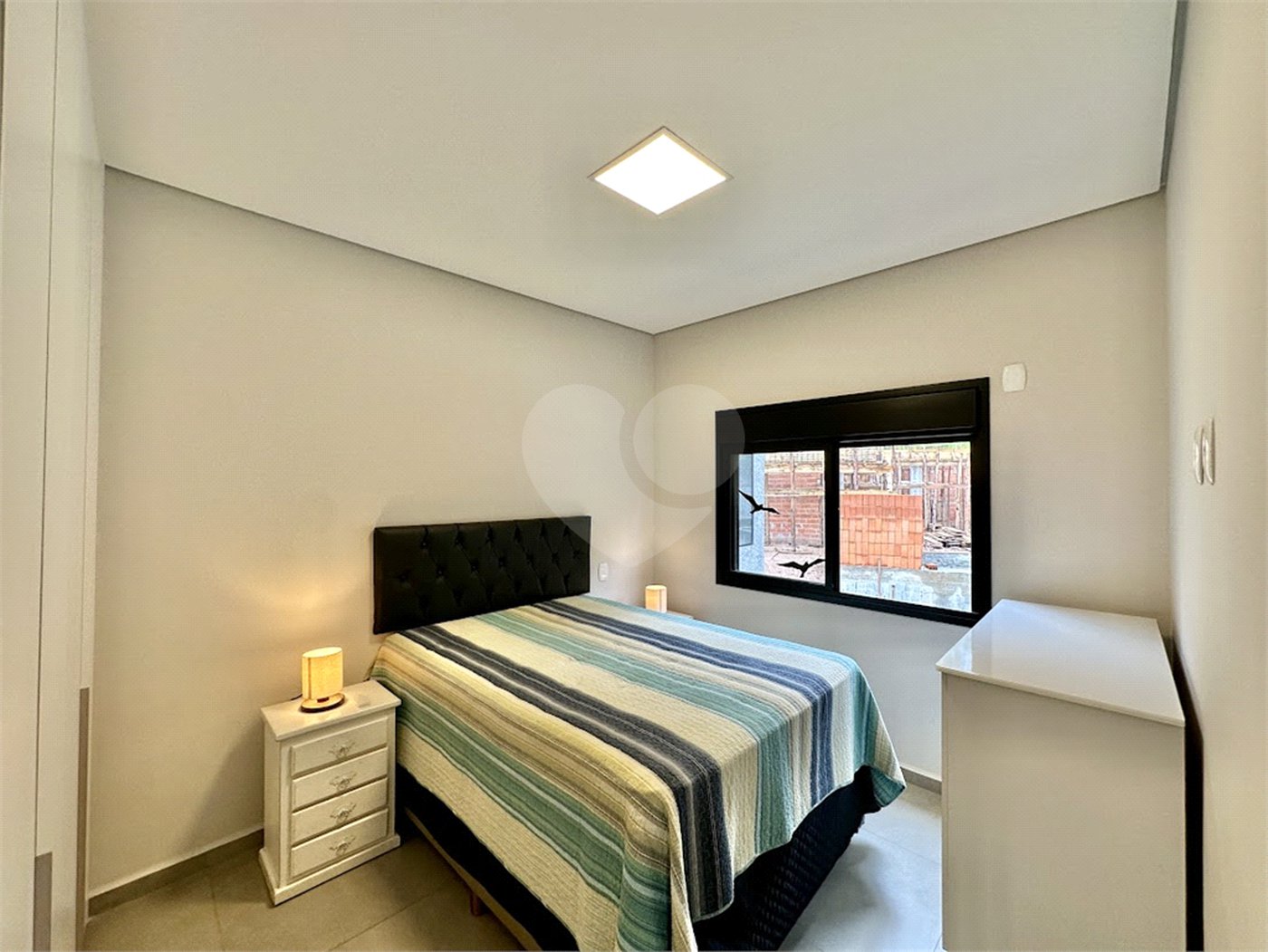 Casa à venda com 3 suítes no condomínio Reserva Santa Maria, Jandira - SP
