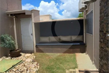 Casa em condomínio Alvorada em Araraquara com 3 dormitórios e piscina