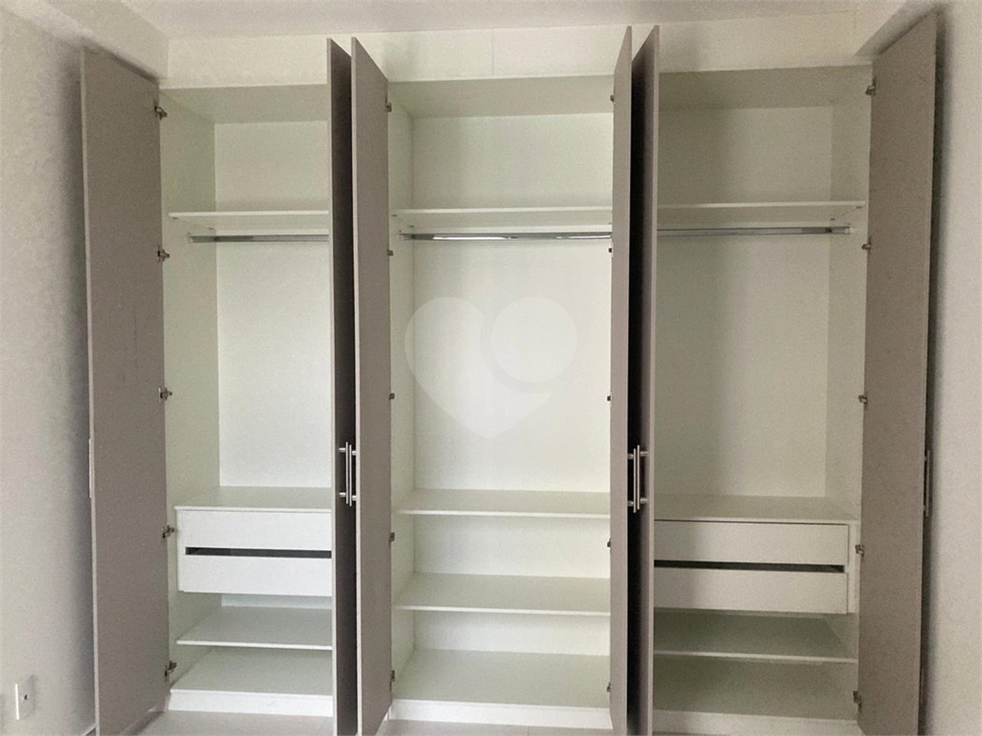 Apartamento à venda com 2 quartos, sendo 1 suíte, em Jardim Santiago, Indaiatuba, SP
