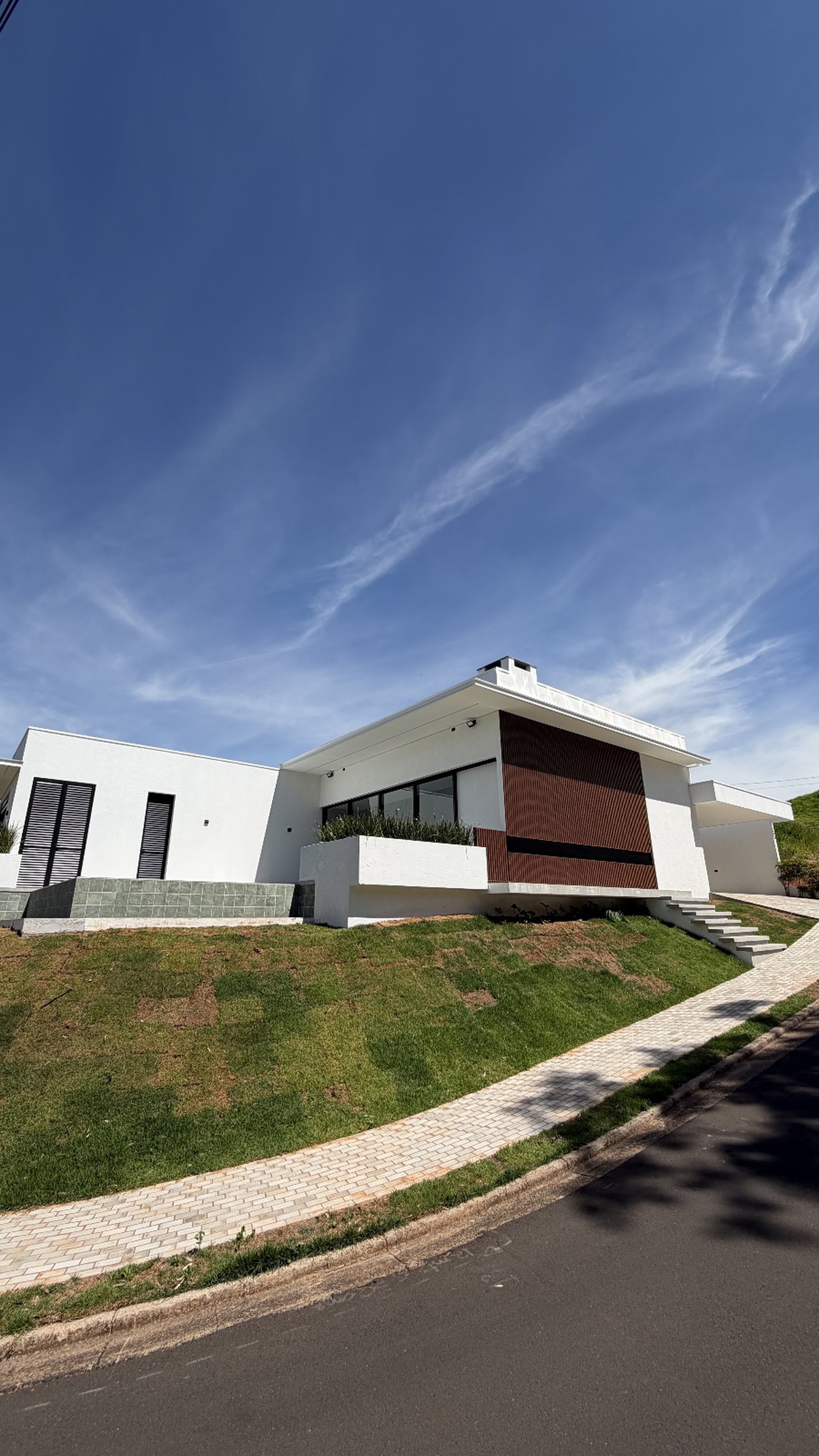 Casa à venda com 4 quartos, sendo 2 suítes, no condomínio Residencial Damha Belvedere, Presidente Prudente - SP