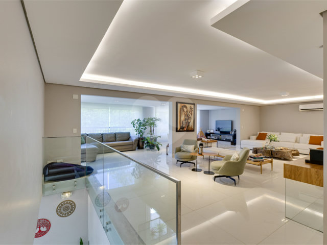 Duplex à venda ou para alugar com 4 suítes em Alto da Boa Vista, São Paulo, SP